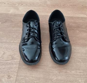 Mooi paar klassieke schoenen maat 36  beschikbaar voor biedingen