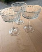 3 champagnecoupes/cocktailglazen, Ophalen, Zo goed als nieuw