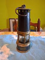 Lampe de mineur a l'huile en tôle, Enlèvement