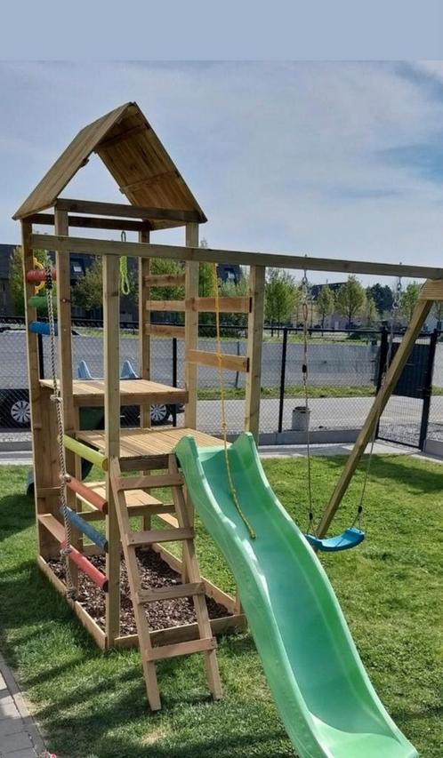 Speeltoren mooie kleuren, Kinderen en Baby's, Speelgoed | Buiten | Speeltoestellen, Zo goed als nieuw, Klimtouw, Schommel, Ophalen