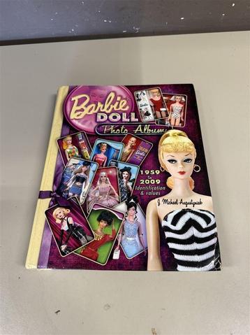 boek - Barbie Doll Photo Album For Collectors 1959 To 2009, Boeken, Ophalen of Verzenden, Zo goed als nieuw