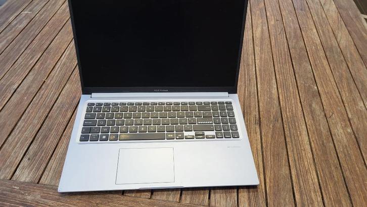 Laptop  Asus 15 inch , net 2 jaar oud ., Computers en Software, Windows Laptops, Zo goed als nieuw, 15 inch, SSD, 16 GB, Azerty