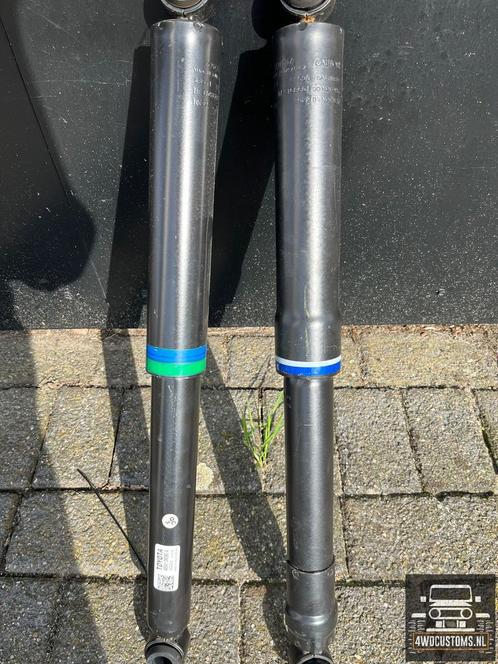 Schokbreker achter Toyota hi lux  SET L/R SAMEN € 99 PER STU, Auto-onderdelen, Ophanging en Onderstel, Toyota, Nieuw, Ophalen