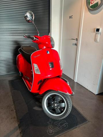 Vespa GTS 125cc beschikbaar voor biedingen