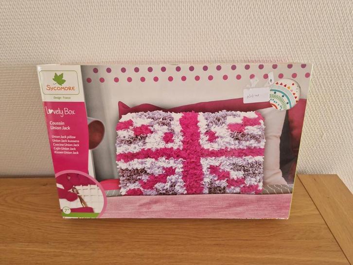 Lovely Box - Coussin Union Jack - à partir de 7 ans, Kinderen en Baby's, Speelgoed | Educatief en Creatief, Nieuw, Knutselen, Ophalen of Verzenden