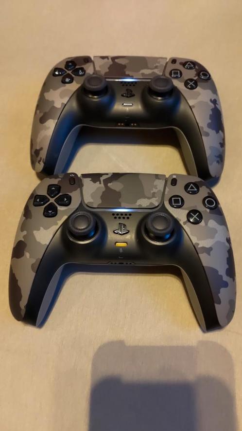 2 x Dualsense Playstation 5 controller Camo style + docking., Games en Spelcomputers, Spelcomputers | Sony Consoles | Accessoires