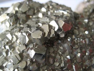 Pyriet beschikbaar voor biedingen