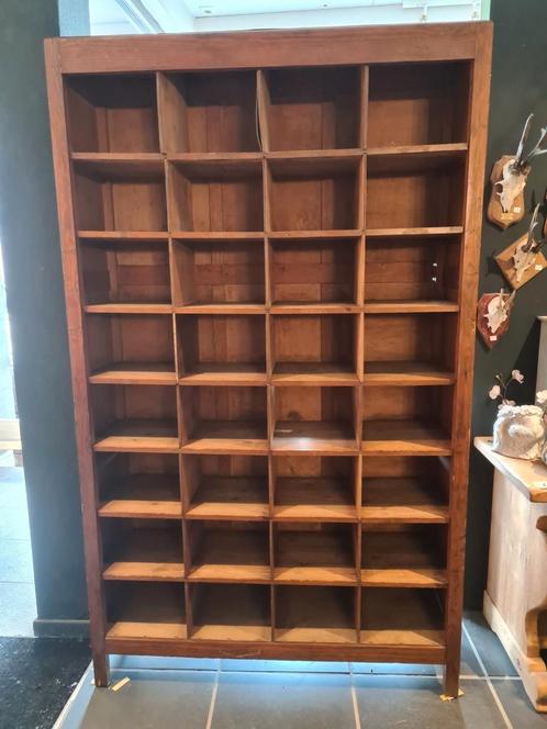 Oude houten vakkenkast schoolkast, Huis en Inrichting, Kasten | Vitrinekasten, Gebruikt, Ophalen