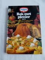 Kookboek " Bak met plezier " OETKER deel 2 1982, Oetker, Ophalen of Verzenden, Zo goed als nieuw, Europa