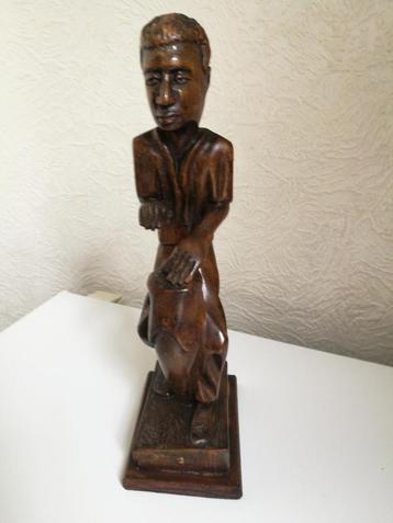 Statue Africaine Homme Joueur de Tam-Tam