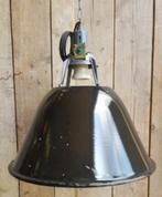oude industriële emaillen hanglamp, Huis en Inrichting, Lampen | Hanglampen, Industrieel, Gebruikt, Ophalen of Verzenden, Glas