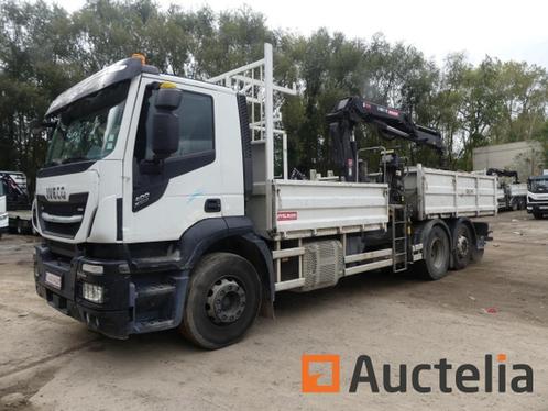 Camion double benne avec grue Iveco 2YC3 (2020-125.904 km), Autos, Camions, Entreprise, Achat, Iveco, Autres carburants, TVA déductible