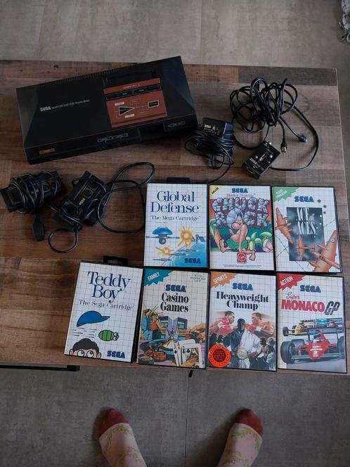 Sega master system 1 met games en 2 controllers, Games en Spelcomputers, Spelcomputers | Sega, Zo goed als nieuw, Master System
