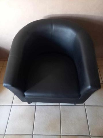 Kuipstoel beschikbaar voor biedingen