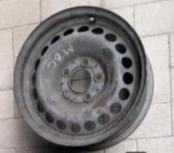 1 Mercedes 15 inch stalen velg beschikbaar voor biedingen