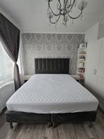 Lit King size sans matelas, Enlèvement