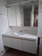Badkamerkast met lavabo, Huis en Inrichting, Badkamer | Badkamermeubels, Ophalen, Spiegelkast