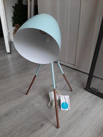 Lamp beschikbaar voor biedingen