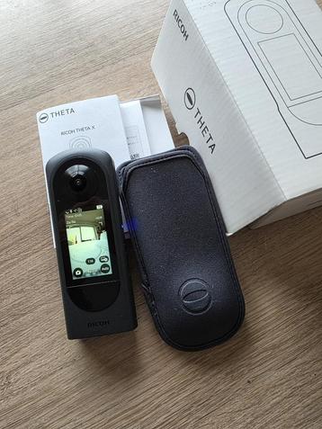 360 Camera – Ricoh Theta X (5.7K) + Accessoire beschikbaar voor biedingen