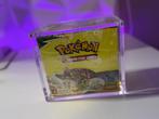 Sword & Shield: Evolving Skies Sealed Booster Box + Acryl, Hobby en Vrije tijd, Verzamelkaartspellen | Pokémon, Ophalen, Nieuw