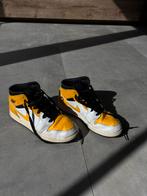 Nike air Jordans series high one yellow black, Ophalen, Zo goed als nieuw, Schoenen