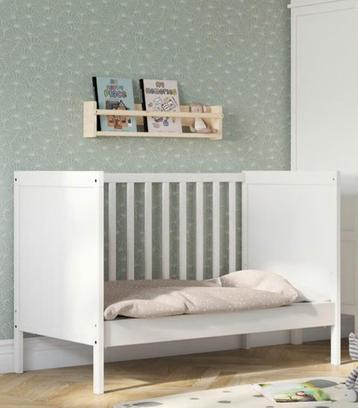 Babybed, peuterbed nieuwstaat,  zonder matras beschikbaar voor biedingen