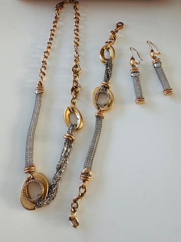 Prachtige Swarovski set van 18 karaat goud beschikbaar voor biedingen