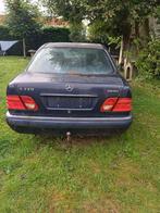 Mercedes-Benz E220 diesel 1996, Auto's, Achterwielaandrijving, Blauw, Leder, Particulier