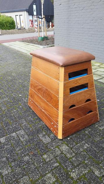 Turnkast (klein model / vintage) beschikbaar voor biedingen