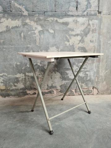 lot de vieilles tables pliantes retro vintage tables pliante