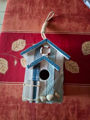 Nichoirs 2 modèles différents beschikbaar voor biedingen