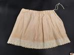 oude beige poppen rok, jaren 40, Verzamelen, Ophalen of Verzenden, Zo goed als nieuw, Kleertjes