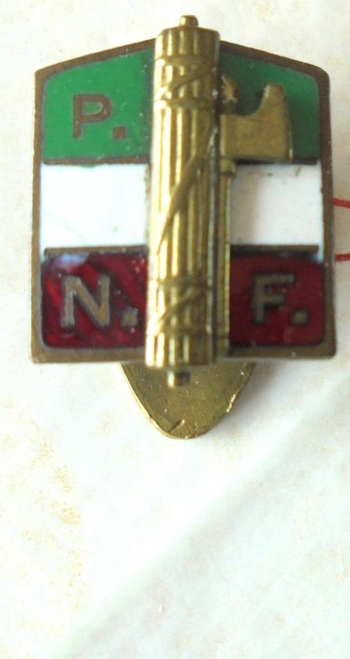 Knoopsgatkenteken Italië,Mussolini(Fasci Italiani), Verzamelen, Militaria | Tweede Wereldoorlog, Embleem of Badge, Ophalen of Verzenden