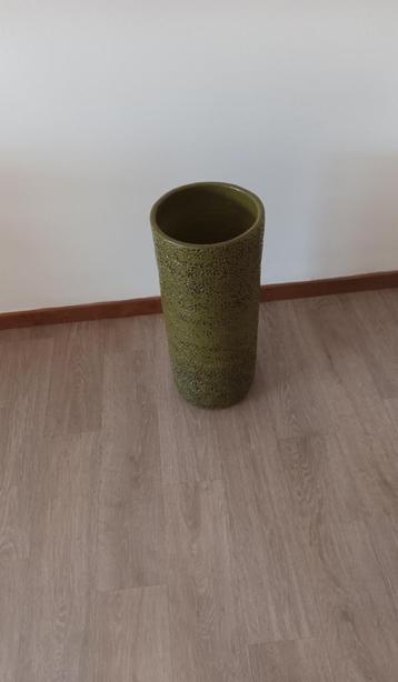 Grote vaas beschikbaar voor biedingen