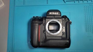 Nikon F5 Body beschikbaar voor biedingen