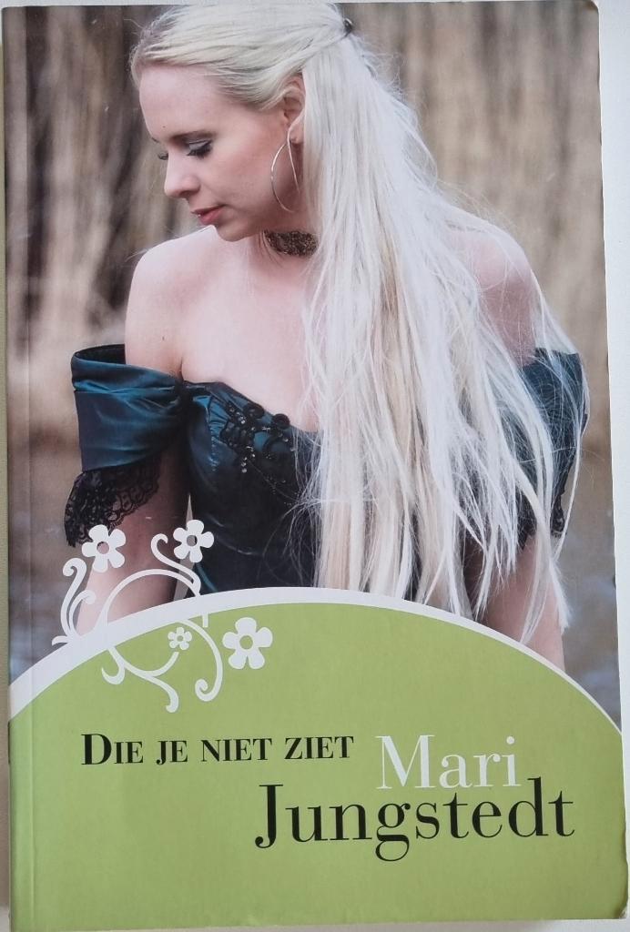 Die je niet ziet - Mari Jungstedt - 2009, Boeken, Thrillers, Zo goed als nieuw, Ophalen of Verzenden