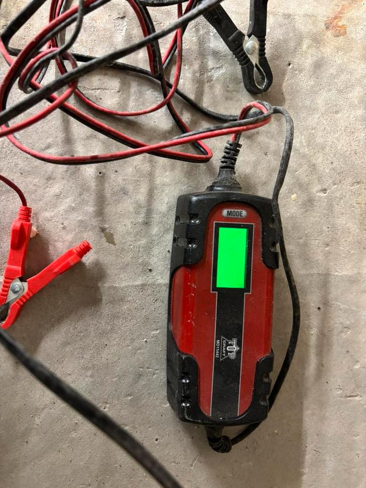 Chargeur de batterie de voiture Topcraft avec écran LCD, Autos : Pièces & Accessoires, Batteries & Accessoires, Enlèvement