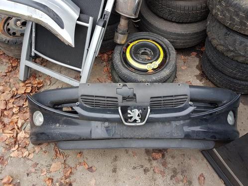 PEUGEOT 206 VOORBUMPER +MISTLAMPEN EN GRIL BJ 98 TOT 2008, Auto-onderdelen, Carrosserie, Bumper, Voor, Gebruikt, Ophalen of Verzenden