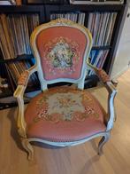 Antieke stoel, met de hand geborduurd, Antiek en Kunst, Antiek | Meubels | Stoelen en Sofa's, Ophalen