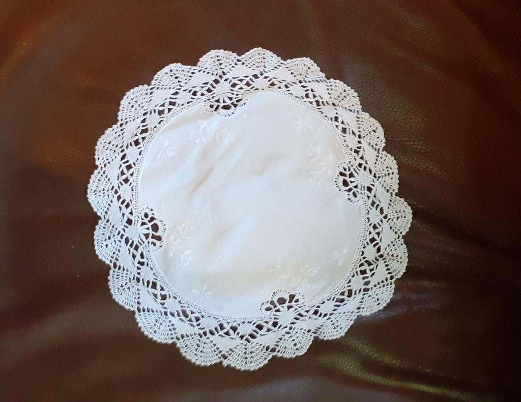 Napperon rond coton brodé et crocheté, Antiquités & Art, Enlèvement ou Envoi