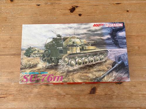 SU-76m Korean War - Dragon 9001 - 1/35, Hobby en Vrije tijd, Modelbouw | Auto's en Voertuigen, Tank, 1:32 tot 1:50, Ophalen of Verzenden