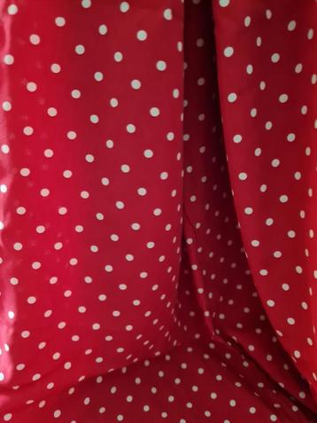 Polkadot Cherry red viscose knutsel stof VLUEGENZWAM beschikbaar voor biedingen