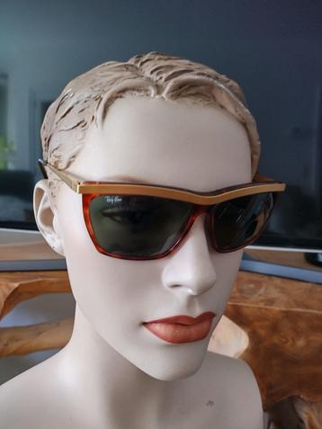 Zonnebrillen Ray-Ban  beschikbaar voor biedingen
