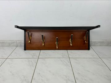 Vintage mid-century wandkapstok met hoedenrek   beschikbaar voor biedingen