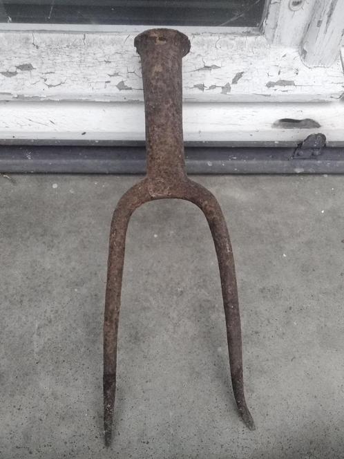 Bident, zeer vintage tuingereedschap, Tuin en Terras, Hand-tuingereedschap, Gebruikt, Spade, Verzenden