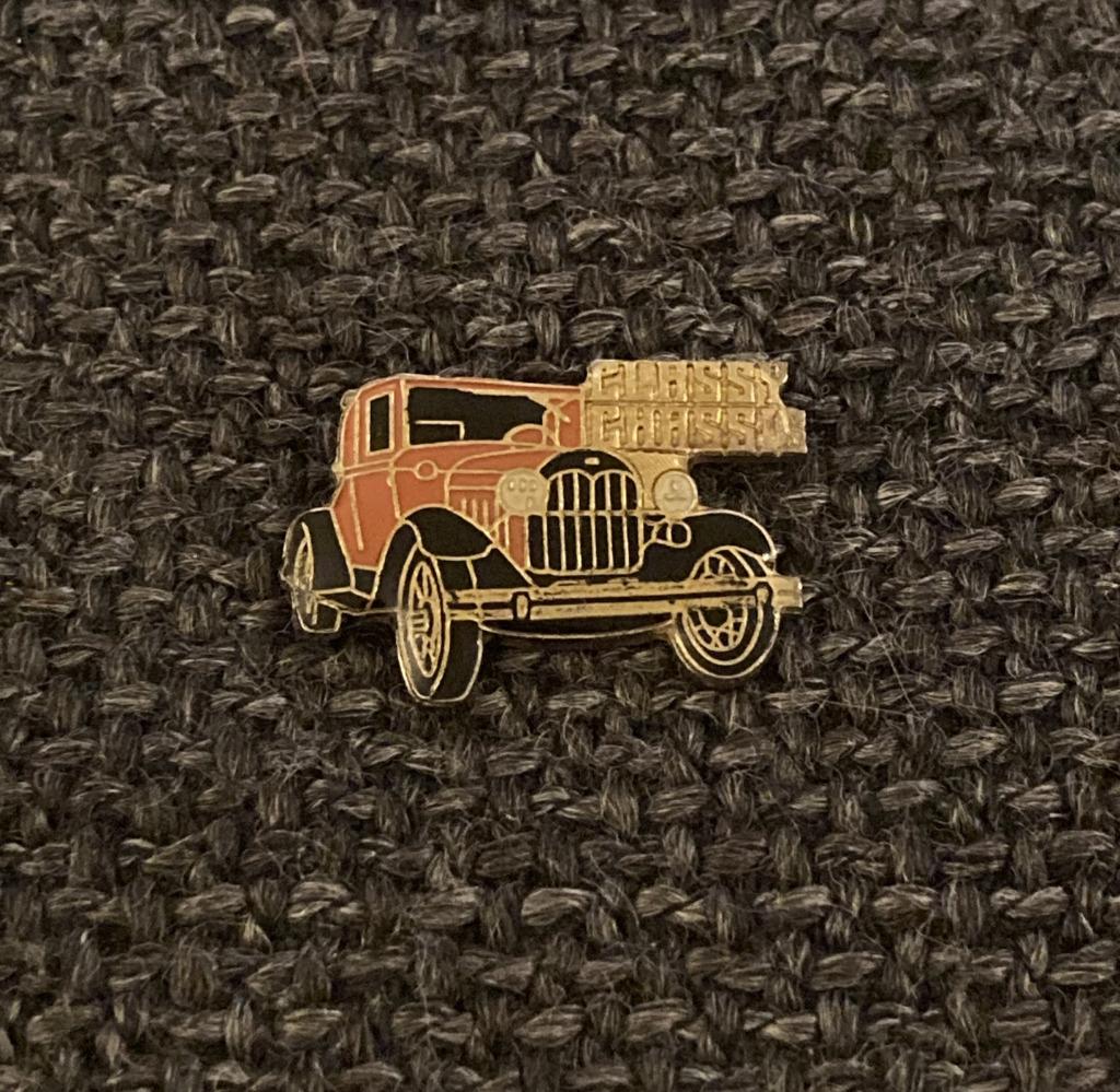 PIN - CLASSY CHASSIS - ROLLY ROYCE - AUTO - VOITURE, Verzenden, Gebruikt, Transport, Speldje of Pin