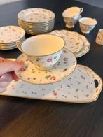 Elegant antiek porselein servies  Nyon Zwitserland 24k goud, Antiek en Kunst, Ophalen of Verzenden