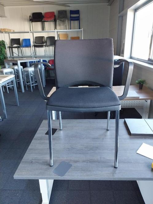 Vergaderstoel, bijzetstoel, conferentiestoel ViaSit. Zwart, Huis en Inrichting, Stoelen, Zo goed als nieuw, Vijf, Zes of meer stoelen