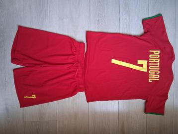 Voetbalset Portugal nr 7 maat 146/152  beschikbaar voor biedingen