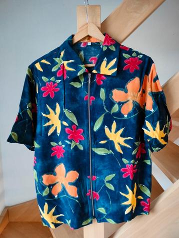 Mooie zomerse blouse met rits. Medium beschikbaar voor biedingen